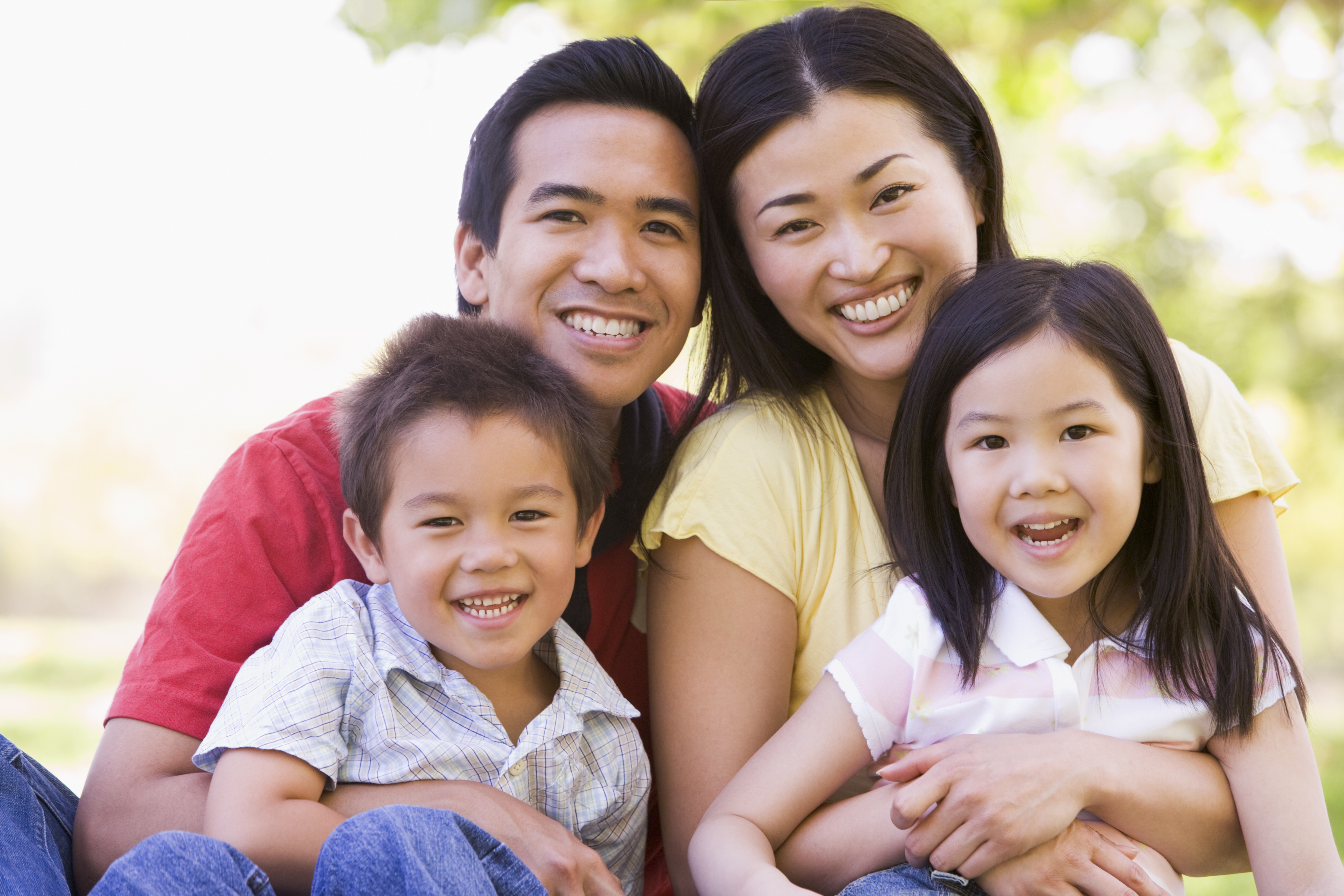 Японские мамы и отец. Азиатская семья. Японская семья. Семья азиаты. Казахская семья.